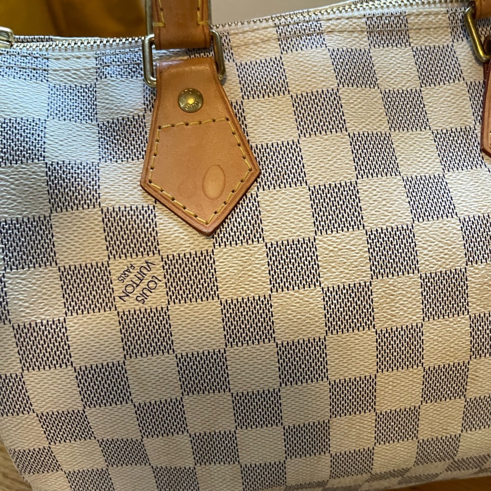 Authentic Louis Vuitton Speedy 30 - Picture 7 of 13